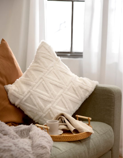Throw Pillows & Blankets